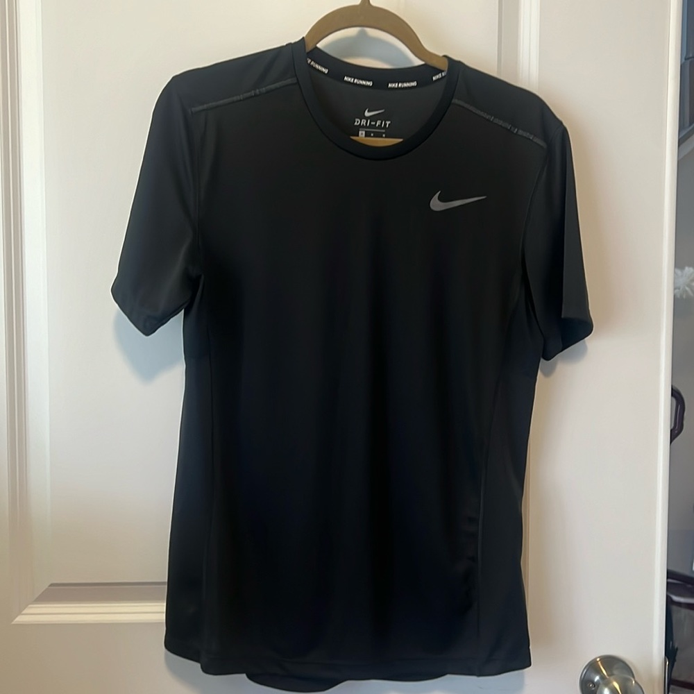 ☀️☀️Nike Dri-Fit medium T-shirt☀️☀️